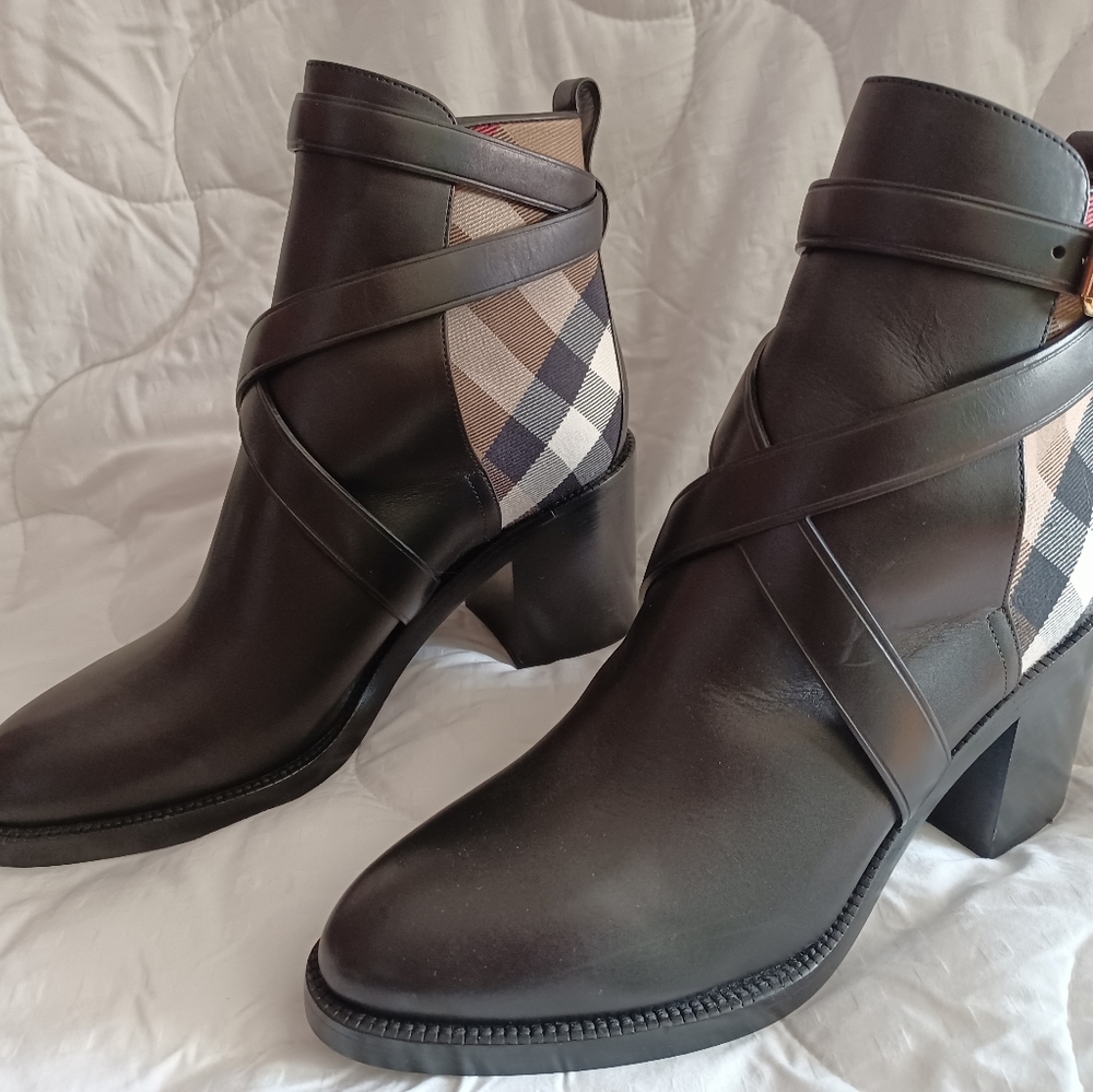 Burberry ankle booties